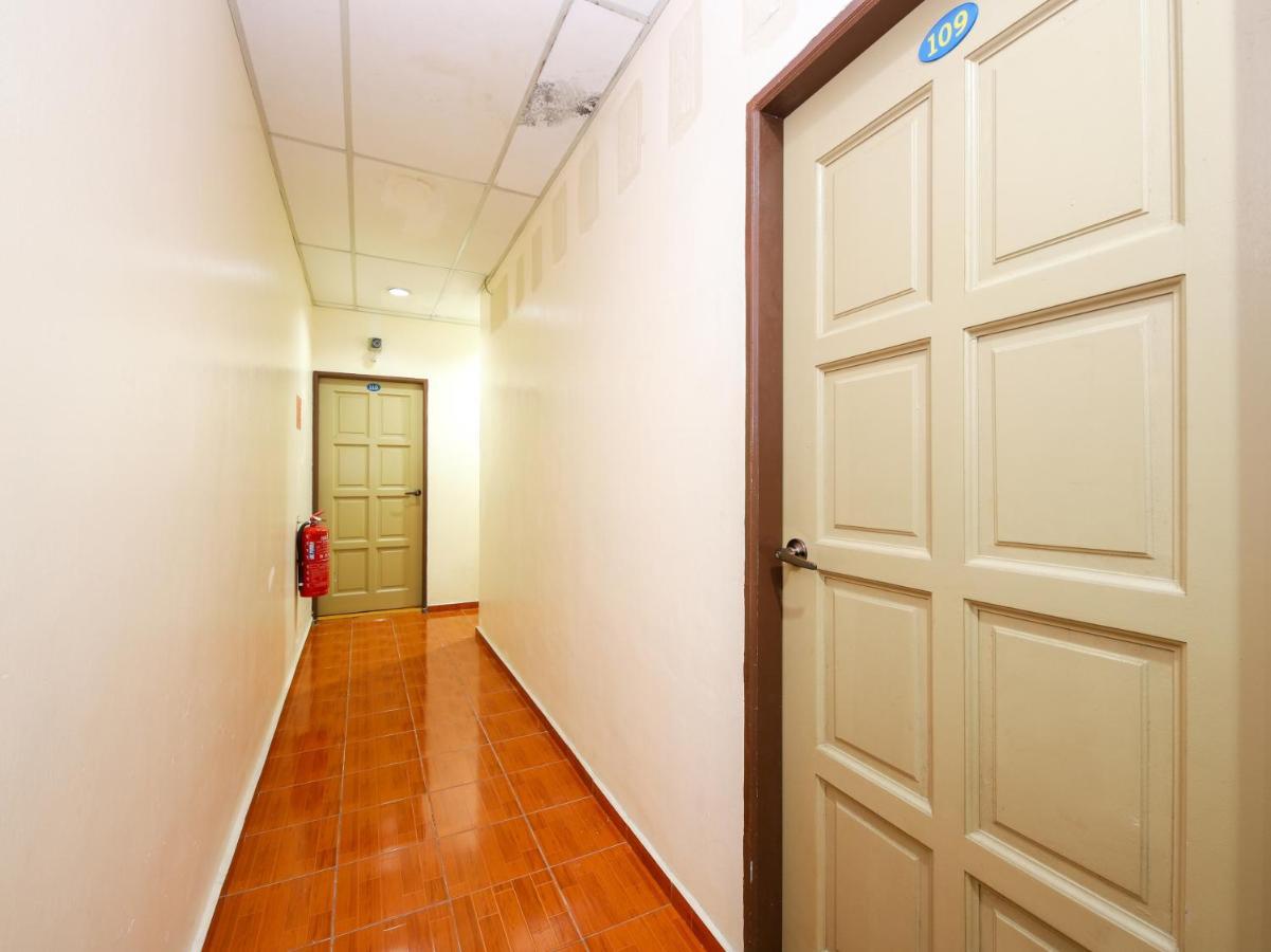 Oyo 89763 Bluewater Hotel Mersing Exterior foto